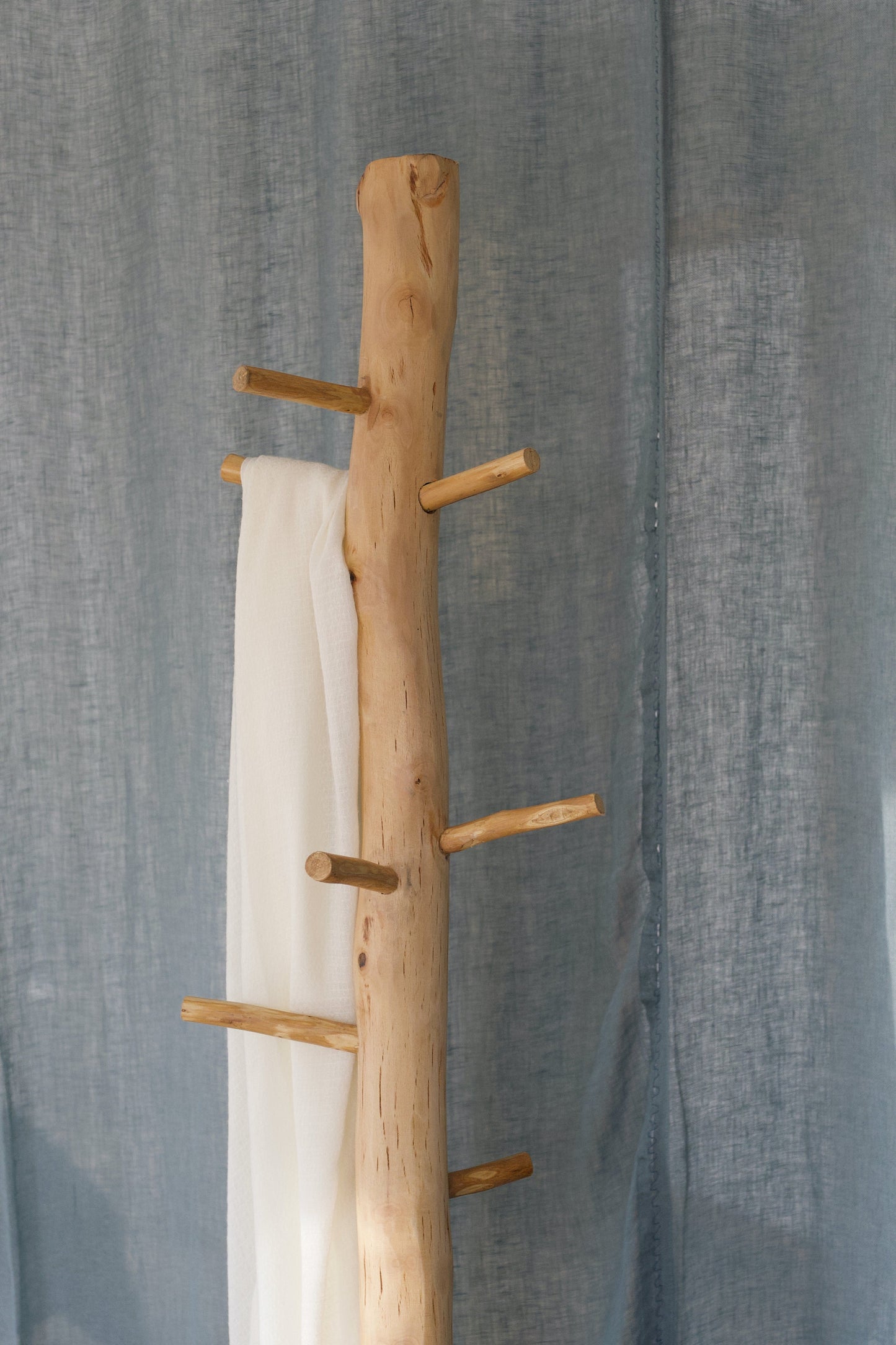 Tree Log Hanger