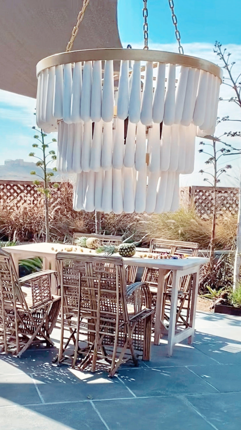 Putih Chandelier